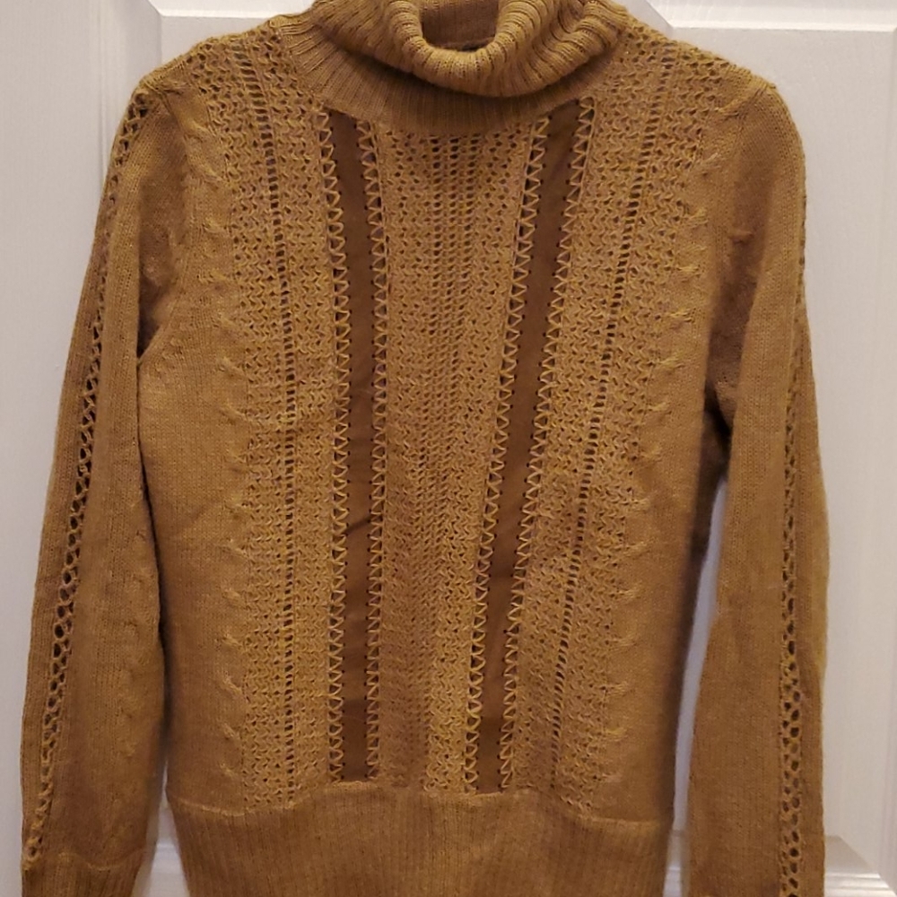 EUC Kenneth Cole alpaca wool sweater